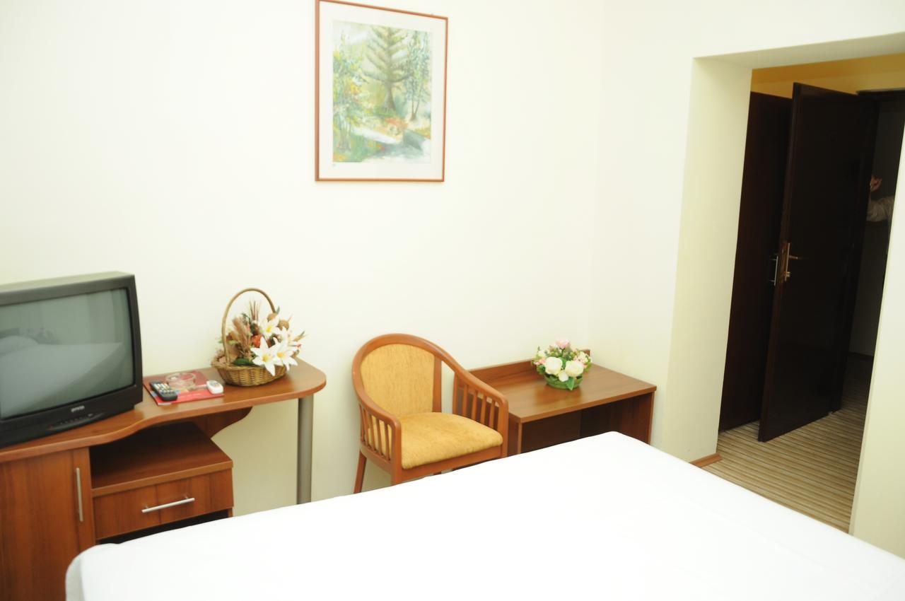 Hotel Shirok Sokak Bitola Exteriör bild