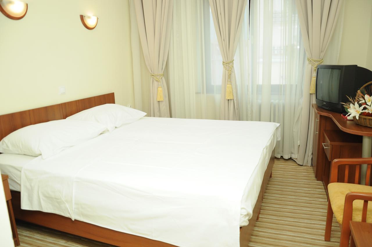 Hotel Shirok Sokak Bitola Exteriör bild