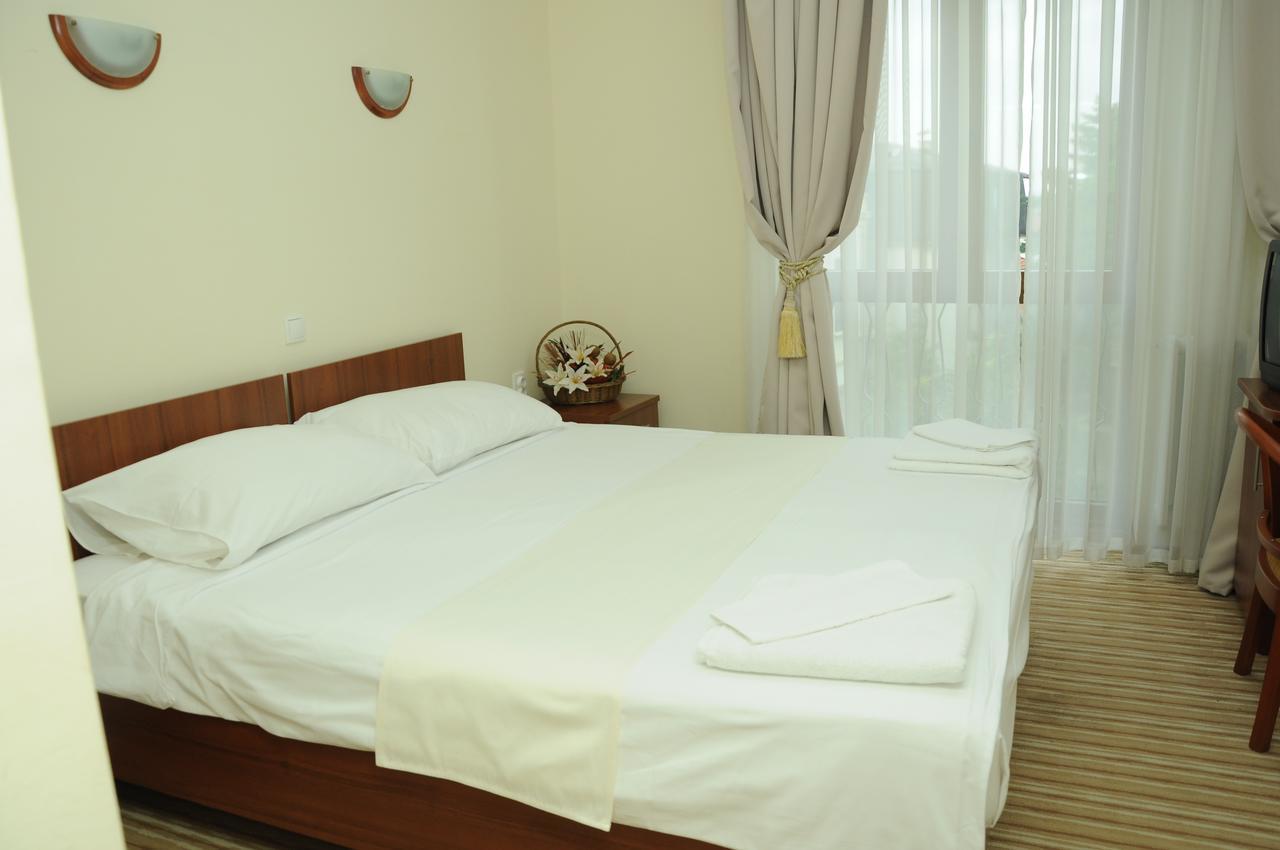 Hotel Shirok Sokak Bitola Exteriör bild